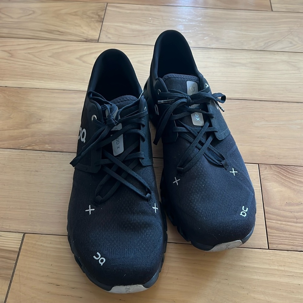 On cloud men’s sneakers
